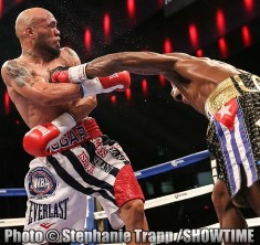 L-R: Erislandry Lara vs. Ishe Smith - images by Stephanie Trapp