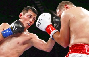 Promising middleweight Hugo "The Boss" Centeno Jr. (21-0, 11 KOs), 23, of Oxnard, Calif., kept his "O" intact, having his way en route to a lopsided 10-round decision over late-substitute Gerardo Ibarra (14-1, 8 KOs), of Houston. Previously undefeated Eddie "E Boy" Gomez (16-1, 10 KOs), of Bronx, N.Y.