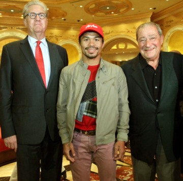 Hall of Fame Top Rank promoter Bob Arum (R) and Sands China CEO Ed Tracy (L) greet Pacquiao