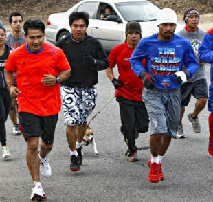 Marco Antonio Barrera (L) - Manny Pacquiao (R)